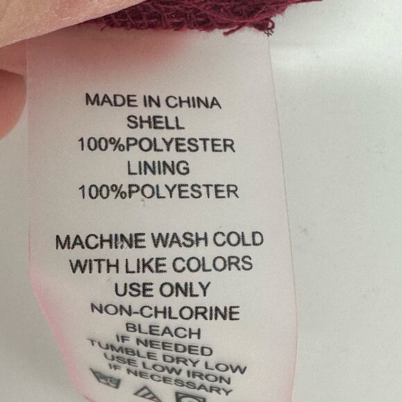 NWOT Vince Camuto Burgundy Floral Bell Sleeve Blouse Size Medium - Picture 9 of 9